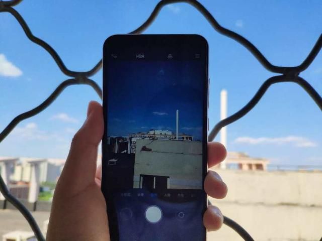 后置1200万+500万像素双摄,高通八核处理器,9