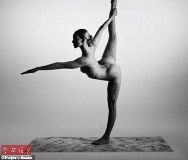 女子做裸体瑜伽走红网络 短片令人惊叹