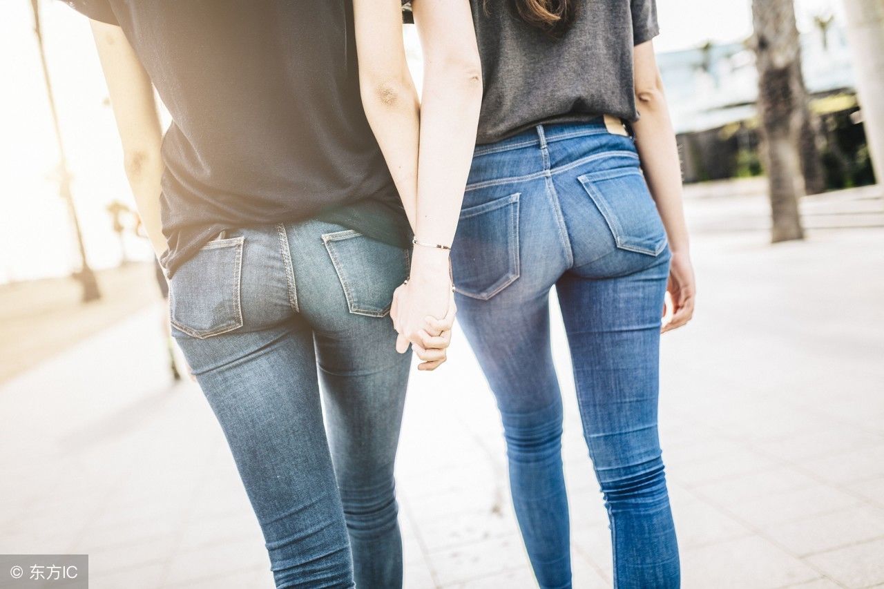 女生为何都喜欢穿紧的裤子