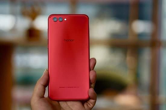 华为荣耀V10:麒麟970+128G+AI双摄,价格再创