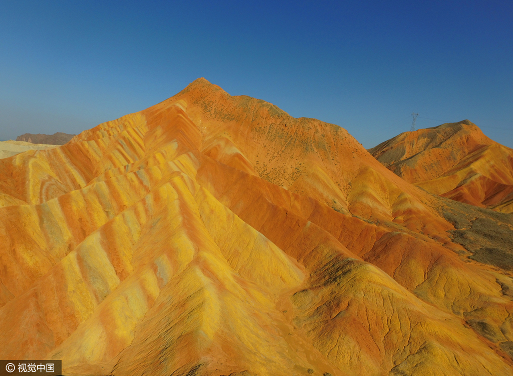 如诗似画的丹霞地貌是如何形成的？科学地说，它是漫长历史时期地壳运动的产物，是大自然鬼斧神工的杰作。