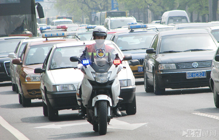 “好交警”曹毅:将青春永远定格在长安街 “好交警”曹毅:将青春永远定格在长安街