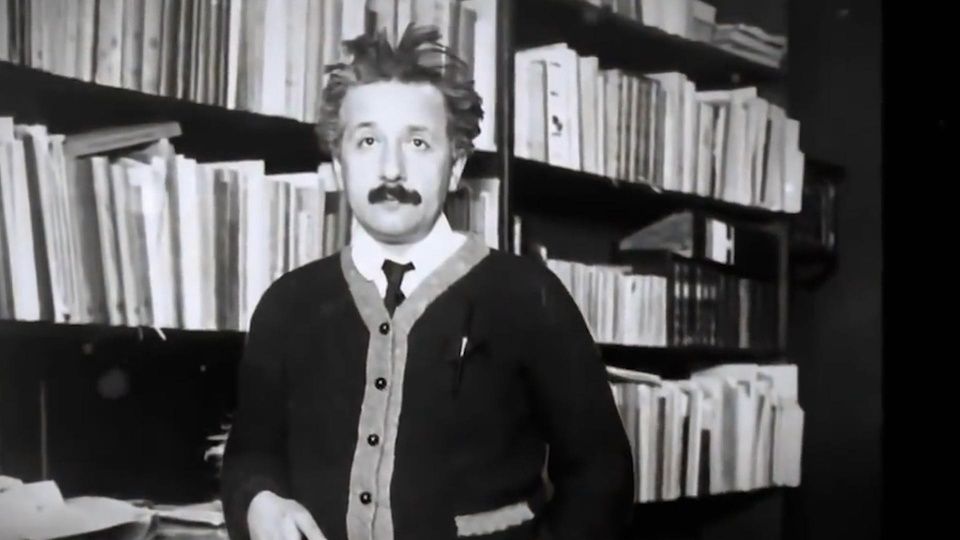美国科学家说时间或许不存在,爱因斯坦的相对
