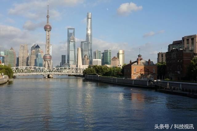 性能全面,索尼黑卡RX100VI行摄体验