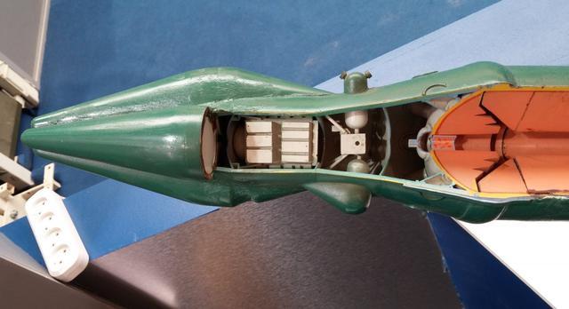 SS-20导弹的分导式多弹头特写，很像一个大号的RPG。这种导弹看起来很邪恶，它是苏联弹道导弹的一个里程碑。