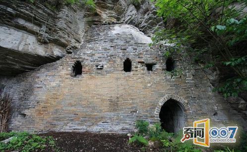 深山中发现洞穴城堡 村民居然还穿明朝衣服 深山中发现洞穴城堡 村民居然还穿明朝衣服