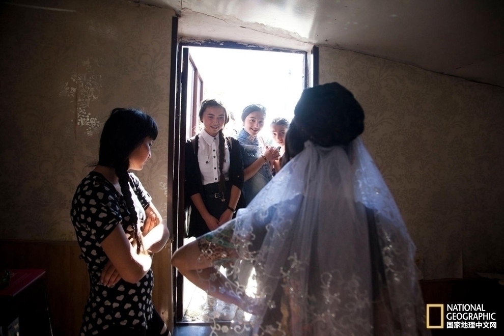 基金会的记录显示,格鲁吉亚至少有17%的女孩在年满18岁之前就结婚了