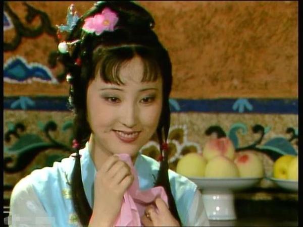 林黛玉初进贾府时,为何两个舅舅都避而不见?