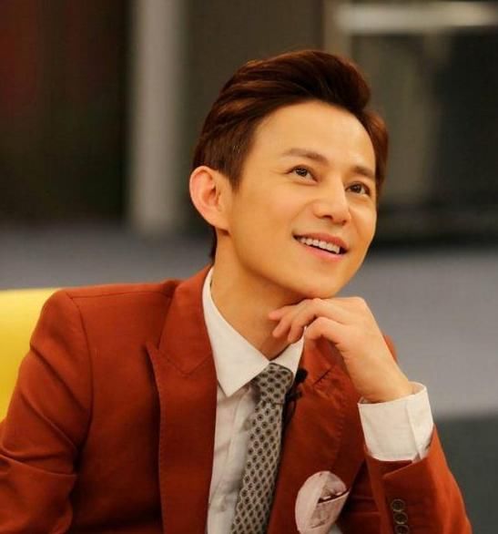 何炅是娱乐圈里最爱哭的艺人,为他流下了眼泪