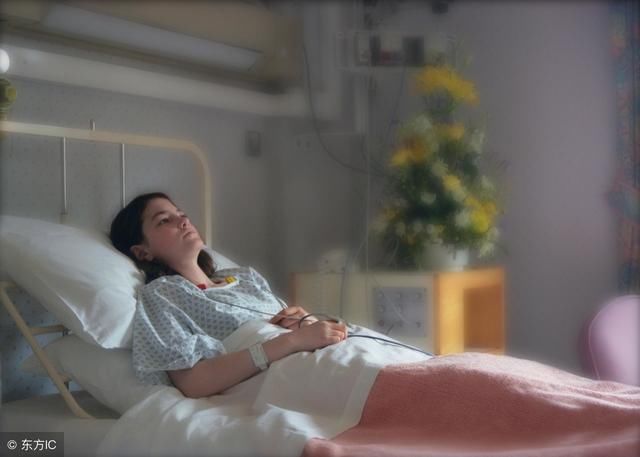 闺女病重住院,婆家无人伺候,病友说一话,我真想不管她死活