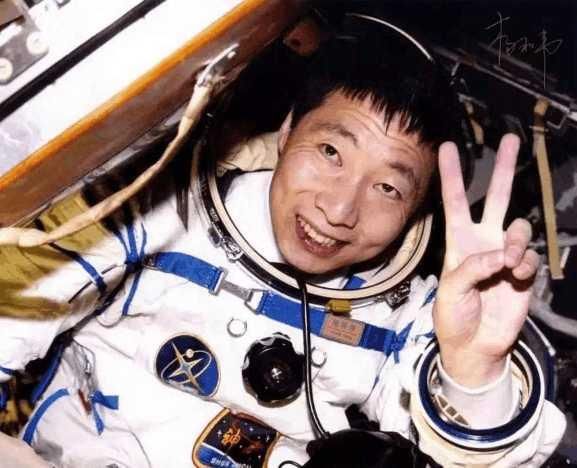 为何杨利伟回来后再也没上过天?多年后说出真