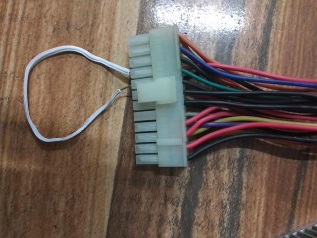 电脑开机不显示或屏幕不亮,一招教你搞定