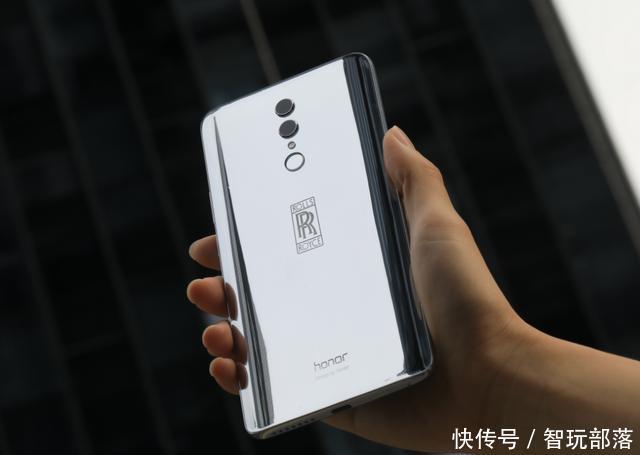 0真机再曝光:亮银色镜面后盖,或推劳斯莱斯定