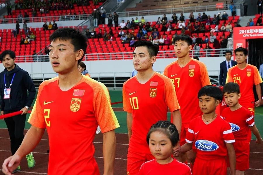 迫使希丁克去U19选人,这届U21国足为何这么差