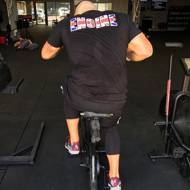 350斤胖男孩减肥180斤,成功找到漂亮女友,但腹