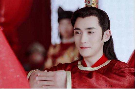 10位古装红衣美男:邓伦邪魅,朱一龙儒雅,张翰是