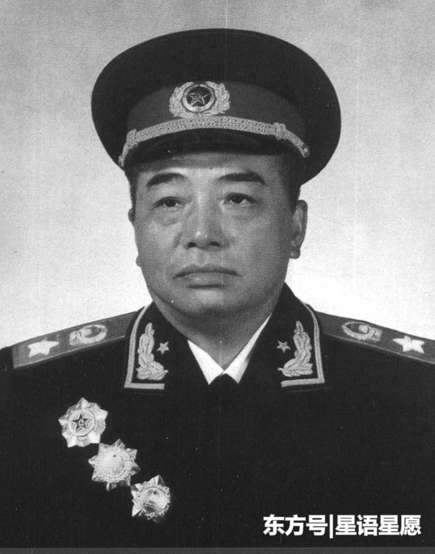 这个人被称为"远东之王,曾经被授予陆军五星上将,因为在菲律宾战役中