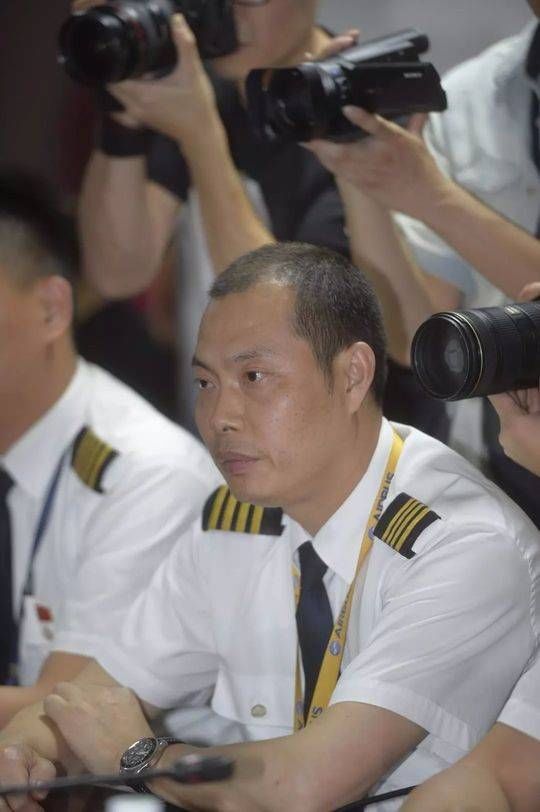川航英雄机组首次亮相!事件原因正在调查
