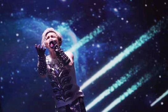 盘点薛之谦演唱会十位嘉宾:易烊千玺并非最萌!华晨宇压轴登场!