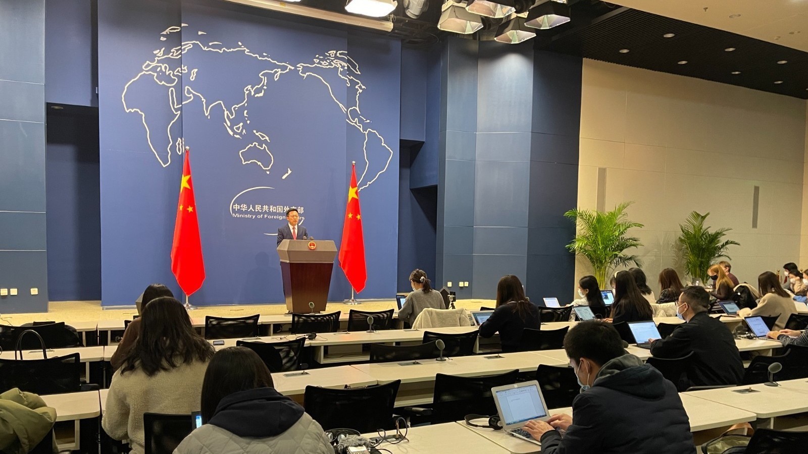 外交部:中方欢迎包括美国在内的各国运动员来华参加北京冬奥会 外交部:中方欢迎包括美国在内的各国运动员来华参加北京冬奥会