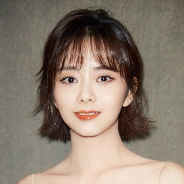 同一款露耳短发,宋茜和赵丽颖却美得完全不同