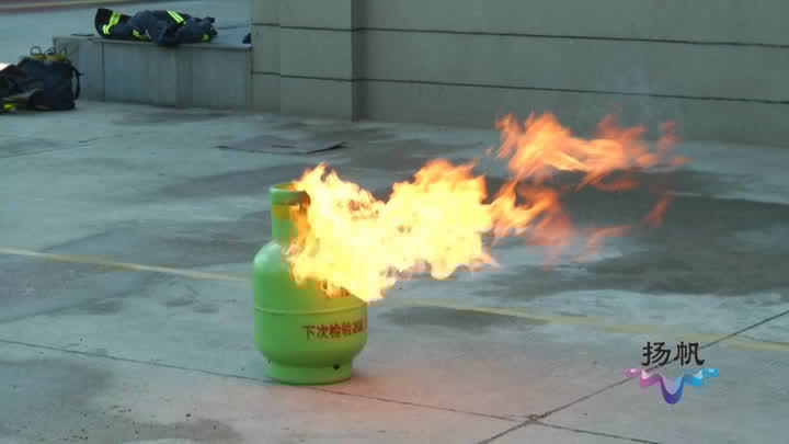 液化气瓶着火先关阀会"回火"?扬州广电独家实验告诉你!