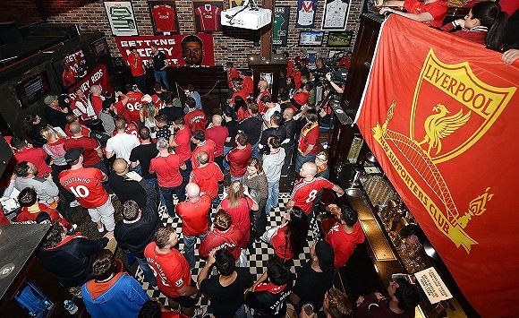 英超球队收入普涨 为天价转播合同买单的竟是球迷酒吧 英超球队收入普涨 为天价转播合同买单的竟是球迷酒吧