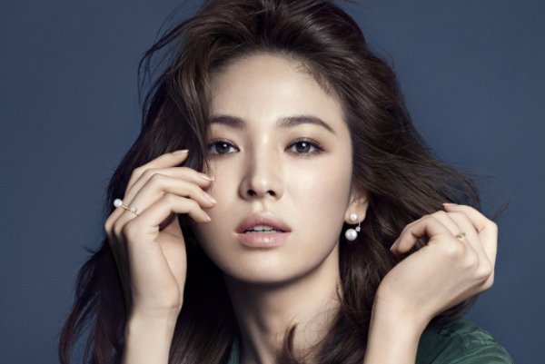 韩国最弱经纪公司,旗下艺人仅有三位,却个个