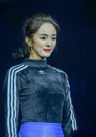 包臀裙适合什么人穿?迪丽热巴杨幂包臀裙配运