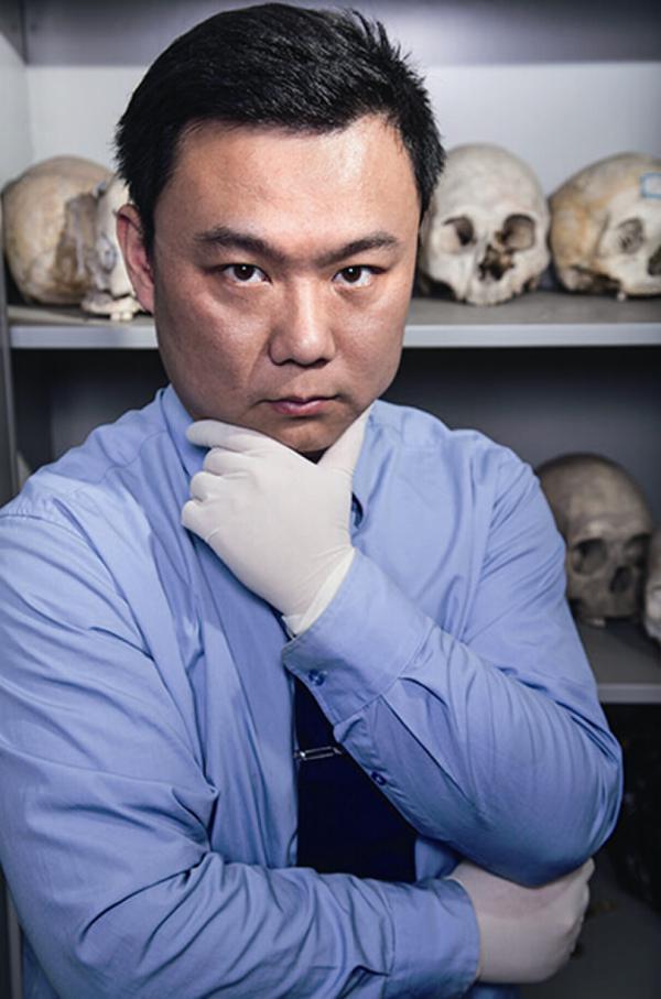 法医秦明亮相磨铁文学直播间 畅聊新书《守夜者》