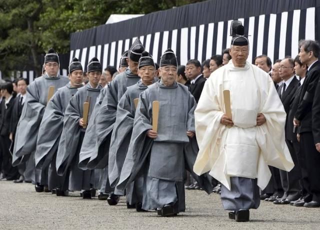 为啥日本的国歌听起来像中国式哀乐?其实,答案