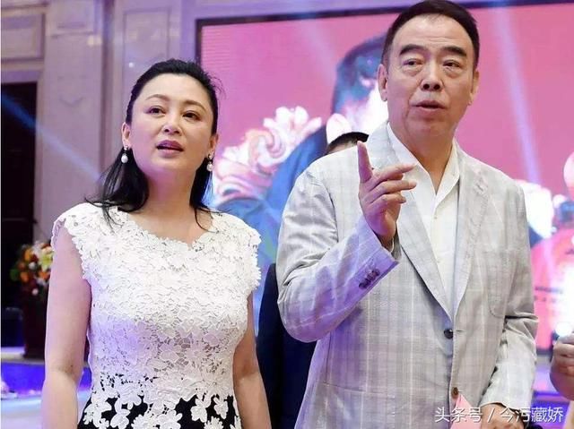 陈凯歌50岁妻子陈红衰老近照,网友:倪萍身体变