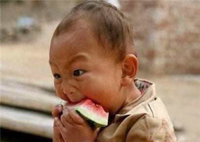 13张有趣图片!宝宝睡觉都这么霸气,看到觉得搞