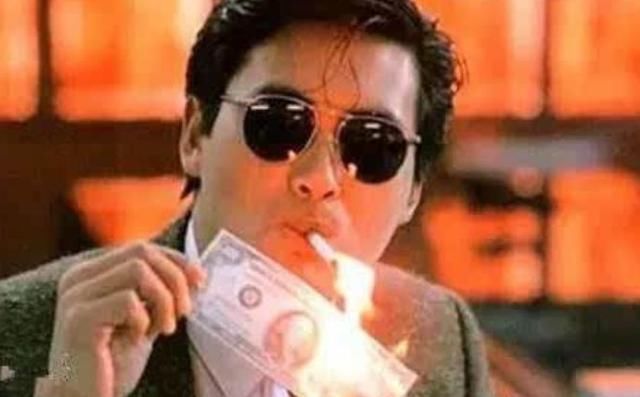 犯罪片最狠的几个画面,曾志伟吃盒饭,张耀扬掀