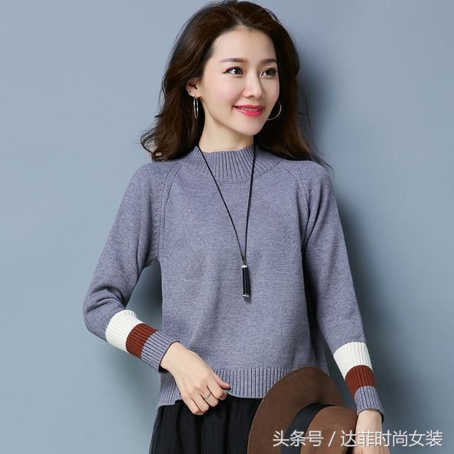 矮个不要穿长款毛衣,今年流行穿短萌麻花毛衣