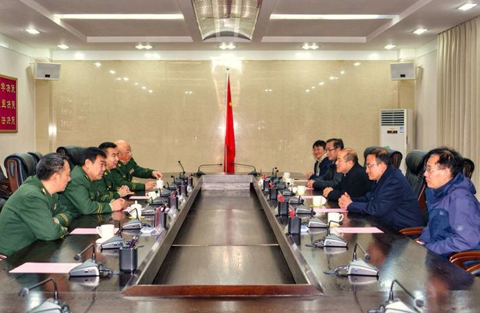 南航总站领导班子到武警云南省森林总队座谈