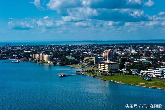 3萬元人民幣),你們會去旅行嗎? 伯利茲地處中美洲東海岸,面積不足2.