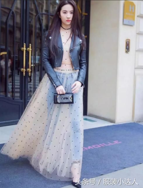 时尚新穿法!裙子和裤子这样混搭,连刘亦菲、范