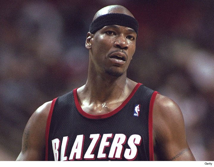 前nba球员克里弗德-罗宾逊住院,原因尚不清楚