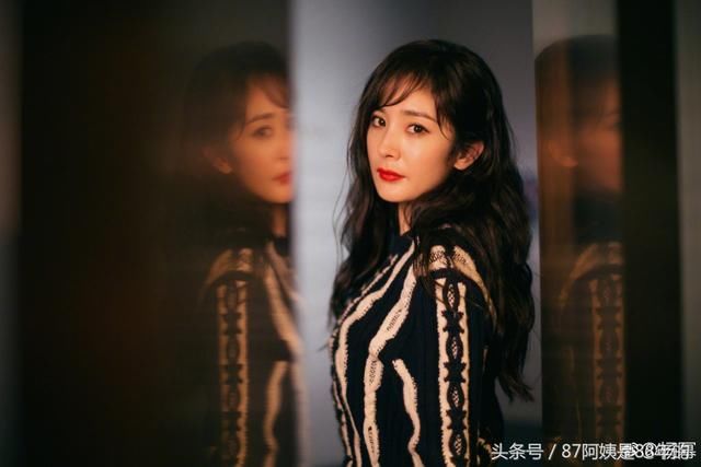 杨幂自从刘恺威的夜光剧本后,不再秀恩爱,狠