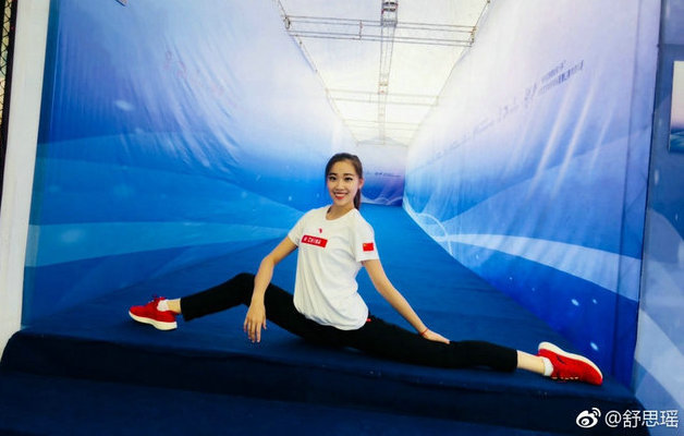 艺体女神因逆天一字马走红网络 美若天仙26岁