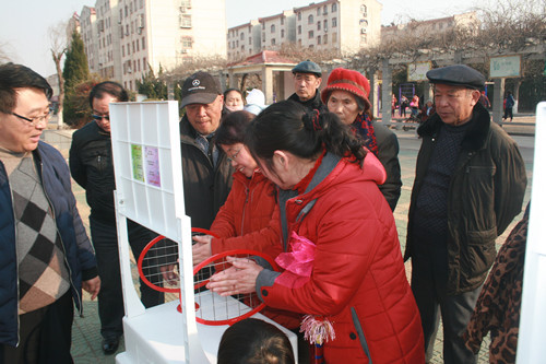 市科普大篷车开进海州区兴业社区