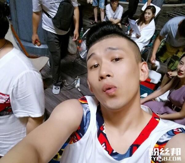 YY直播平台现状:中小主播成批饿死大主播没有