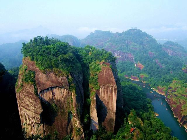 各地必去的旅游景点你知道几个