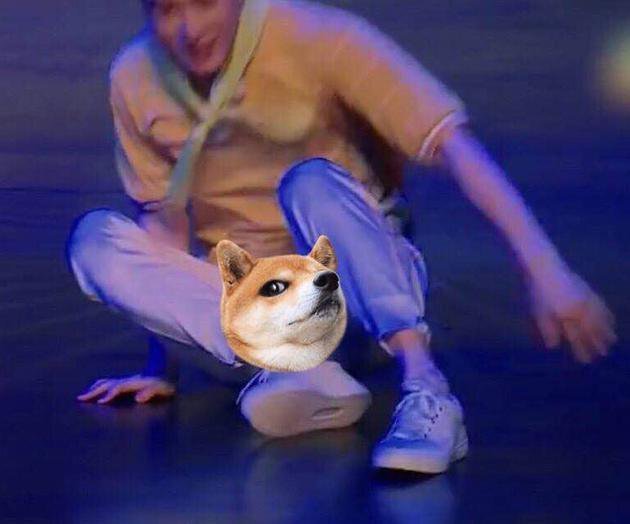 陈学冬节目里跳舞用力过猛 裤子崩开尴尬硬撑