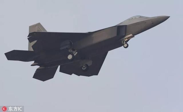 尴尬!美韩警戒王牌军演伊始,F-22就坏了…-北