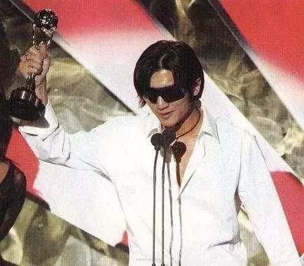 2018《中国新歌声》定档7月13号首播,新晋导