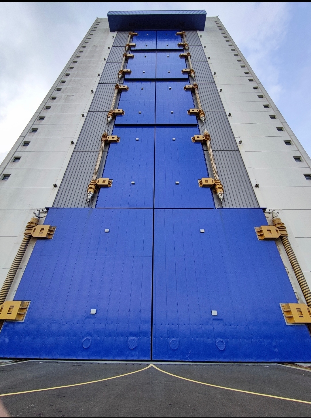 长征5号、7号垂直总装厂房——亚洲最大钢结构门