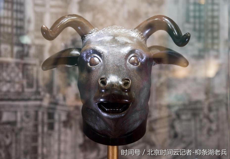 圆明园十二生肖兽首铜像中“牛首、虎首、猴首、猪首”在南京亮 圆明园十二生肖兽首铜像中“牛首、虎首、猴首、猪首”在南京亮