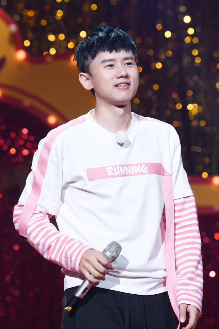 跑男baby离开修音后纵情高歌,张杰全程嘟嘴,网友"杰哥人很真"